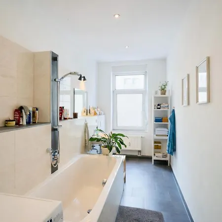 شقة Moderne 3-zimmer In Top-lage Mit Terrasse & Einbaukueche *