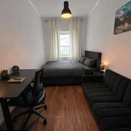 شقة Moderne 3-zimmer In Top-lage Mit Terrasse & Einbaukueche