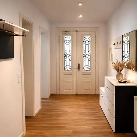 شقة Moderne 3-zimmer In Top-lage Mit Terrasse & Einbaukueche *